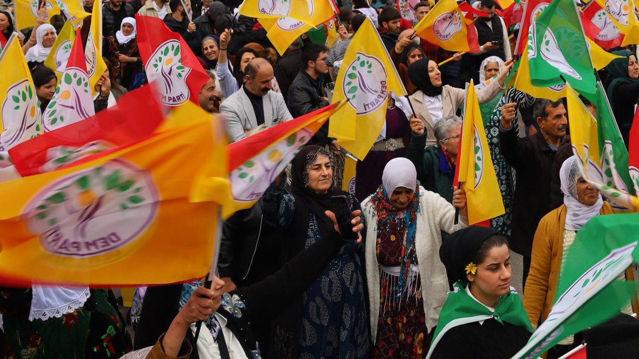 DEM Parti’den Kritik ‘Süreç’ Hamlesi: İsim ve Logo Değişecek mi?