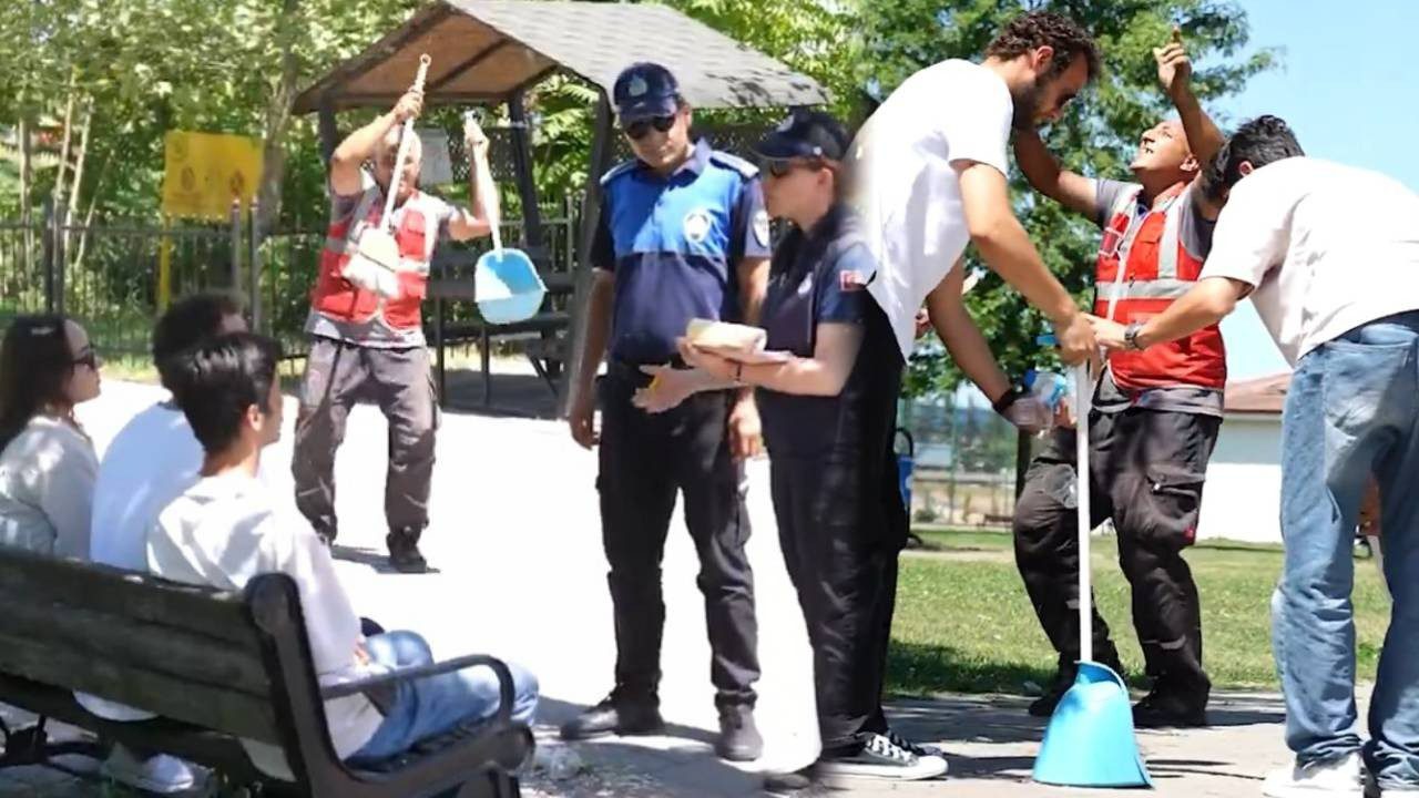 Düzce Belediyesi’nden Eğlenceli Farkındalık Videosu: Zabıta Yere Çöp Atanları Uyardı, İşçi Dans Etti