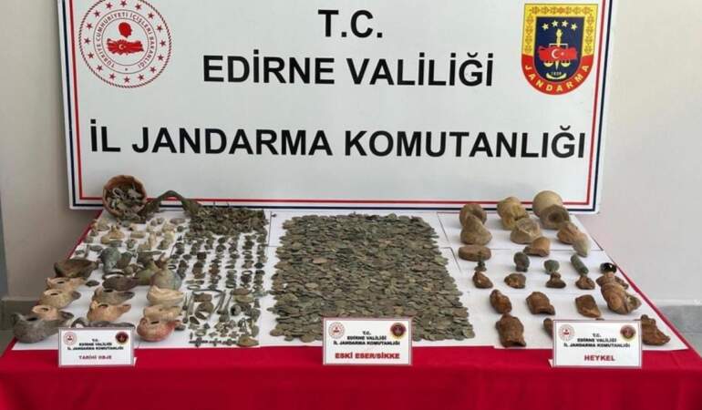 Edirne’de Çok Sayıda Tarihi Eser Ele Geçirildi