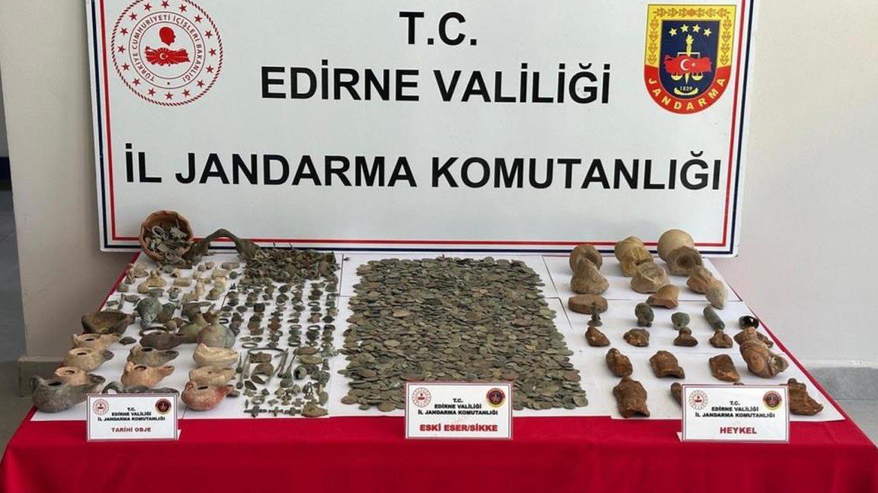 Edirne’de Çok Sayıda Tarihi Eser Ele Geçirildi