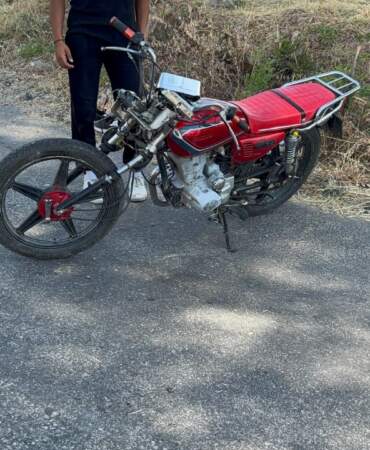 Edirne’de Korku Dolu Anlar: Motosiklet Kamyona Çarptı