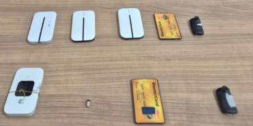 Ehliyet Sınavında Düzenekle Kopya Çekerken Yakalandılar