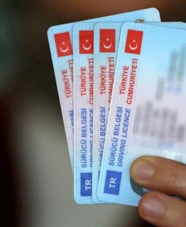 Ehliyet Yenileme İçin Son Gün! Bugünden Sonra Ücret 15 TL’den 7 Bin 438 TL’ye Fırlayacak