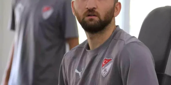 Erkan Eyibil’in Antrenmandaki İkonik Golu Beğeni Yağmuruna Tutuldu