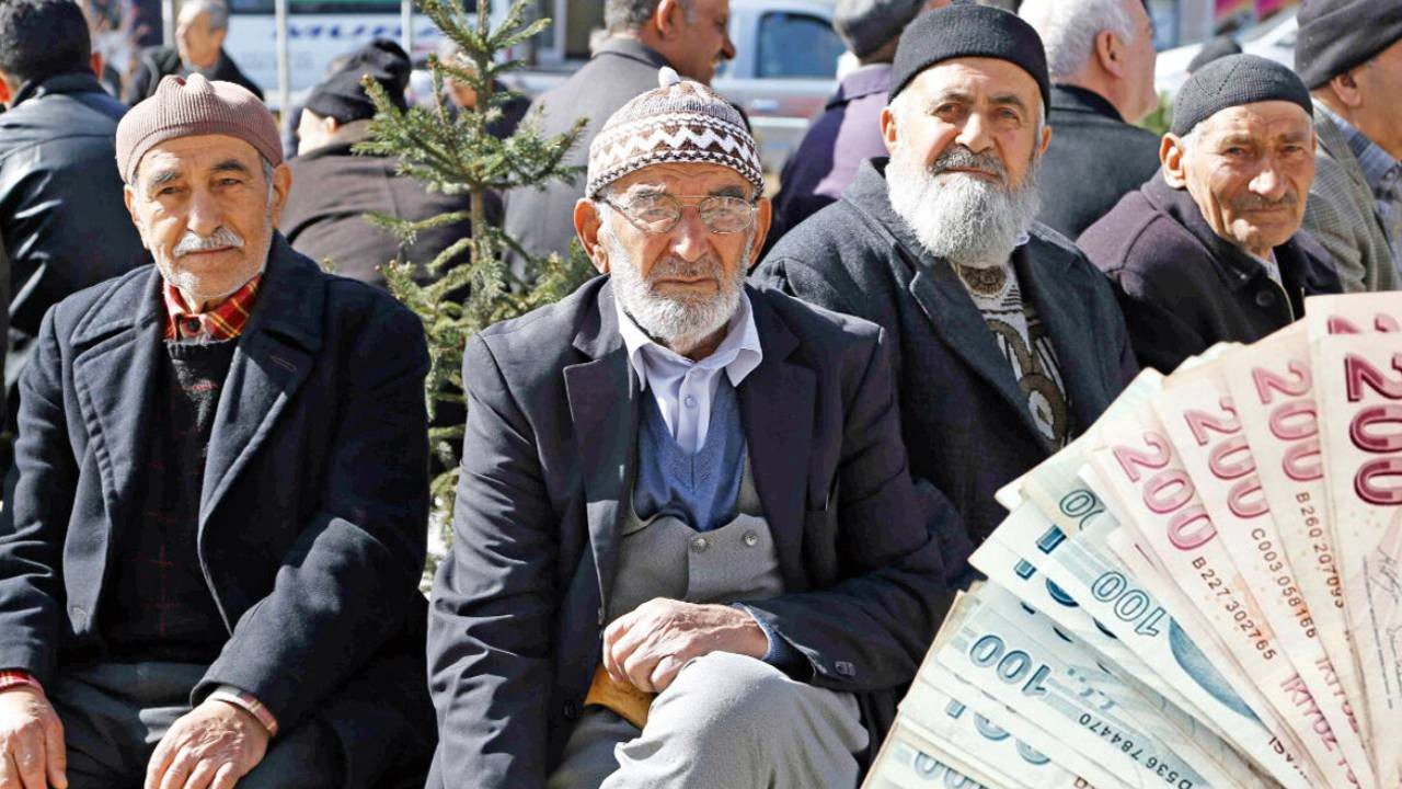 Emeklilere Büyük Jest yapıldı: 3 Ay Boyunca Ücretsiz Oldu