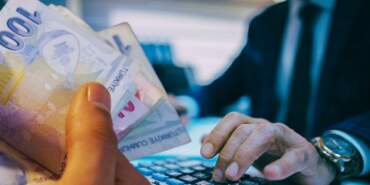 Milyonların Gözü Kritik Veride: Memur ve Emekli Maaşı Belli Olacak! Zamlı Maaş Ne Zaman Yatacak?