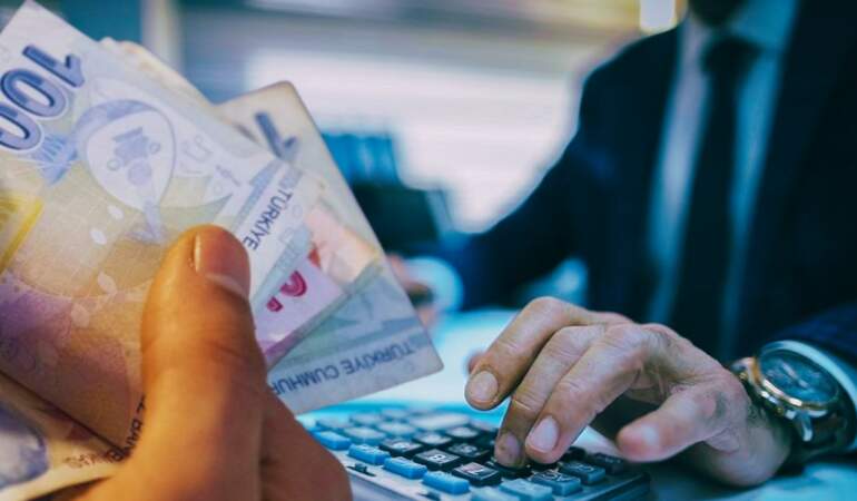 Milyonların Gözü Kritik Veride: Memur ve Emekli Maaşı Belli Olacak! Zamlı Maaş Ne Zaman Yatacak?