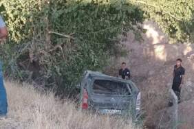 Hafif Ticari Araç Şarampole Yuvarlandı, 1 Yaralı