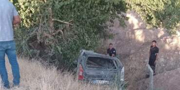 Hafif Ticari Araç Şarampole Yuvarlandı, 1 Yaralı