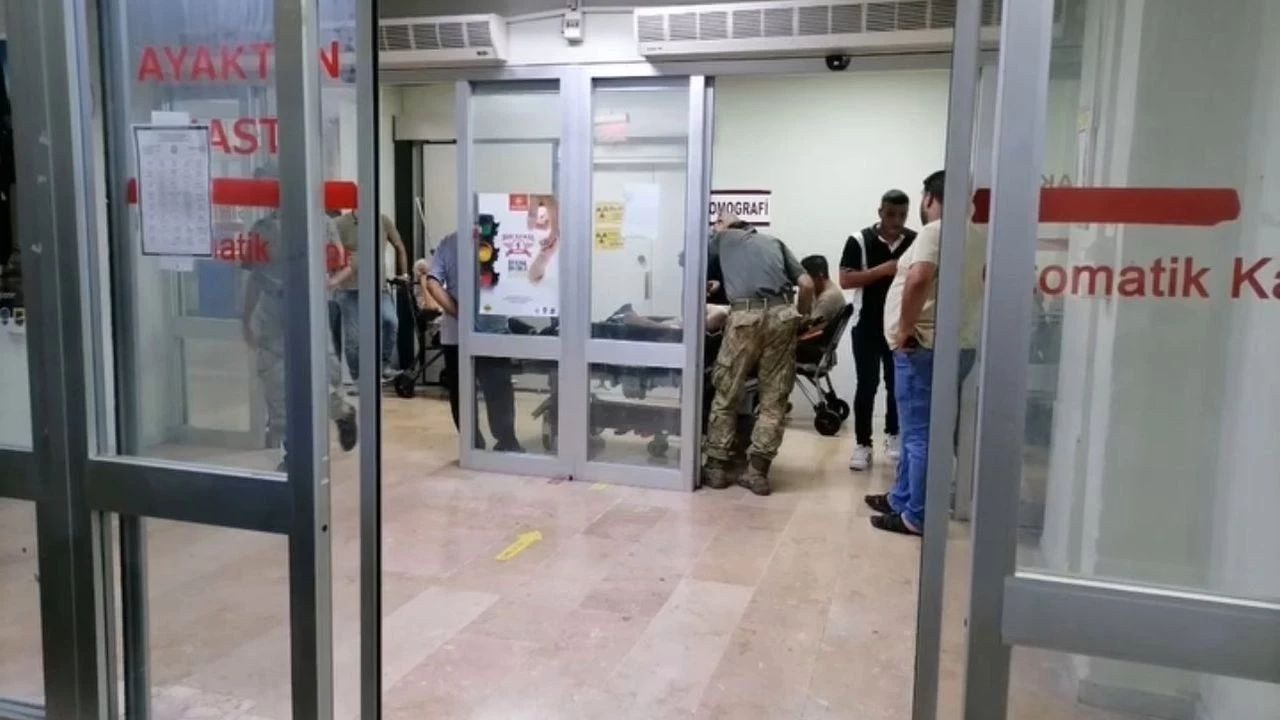 Hatay’da 2 Asker Şehit Oldu: ‘Gıda Zehirlenmesi’ İddiası