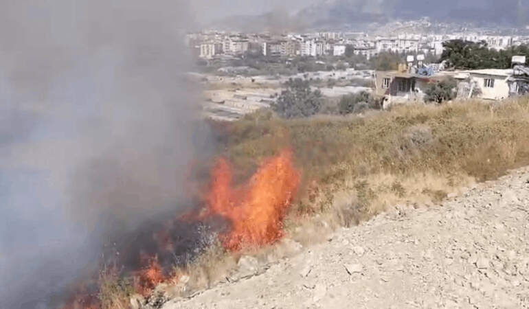 Hatay’da Evin Bahçesinde Çıkan Yangın Kontrol Altında