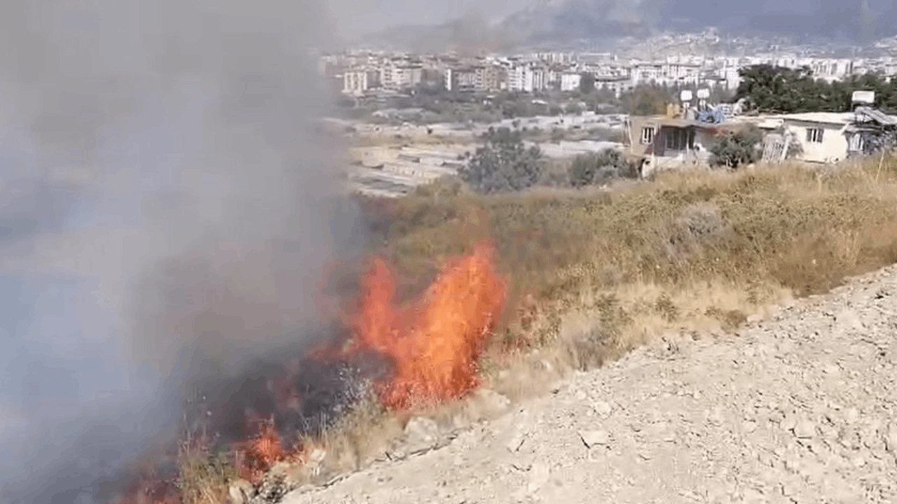Hatay’da Evin Bahçesinde Çıkan Yangın Kontrol Altında