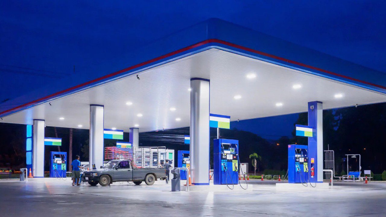 İflasın Eşiğindeki Türk Akaryakıt Devi Hisselerini Tek Kalemde Sattı