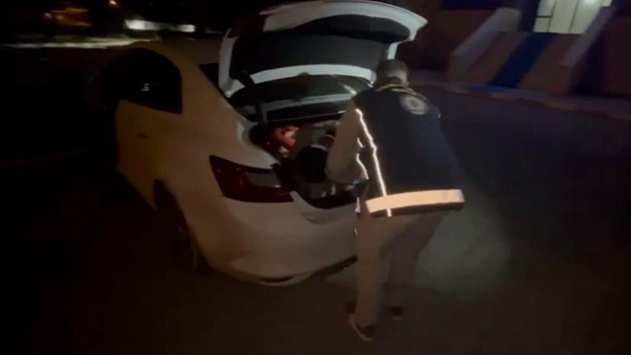 Iğdır’da Göçmen Kaçakçılığı Operasyonu: Resmi Kimlik Kullanan Kamu Çalışanına Tutuklama