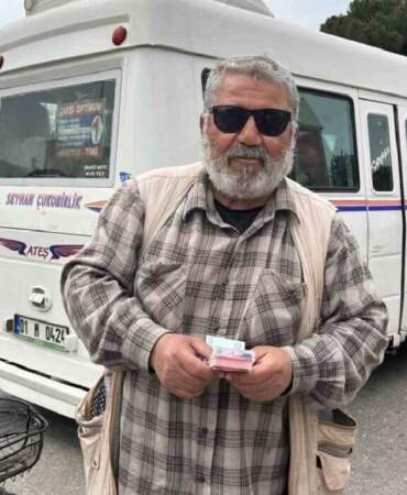İşsiz Kaldı, Yeni Mesleği Oldu: Merkez Bankası’ndan Alıyor, İsteyene Satıyor! Araçlar Peşinde Kuyruk Oluyor