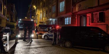 İstanbul’da Komşu Kavgasında Kan Döküldü: Biri Göğsünden Bıçaklandı, Birinin Evi Kurşunlandı