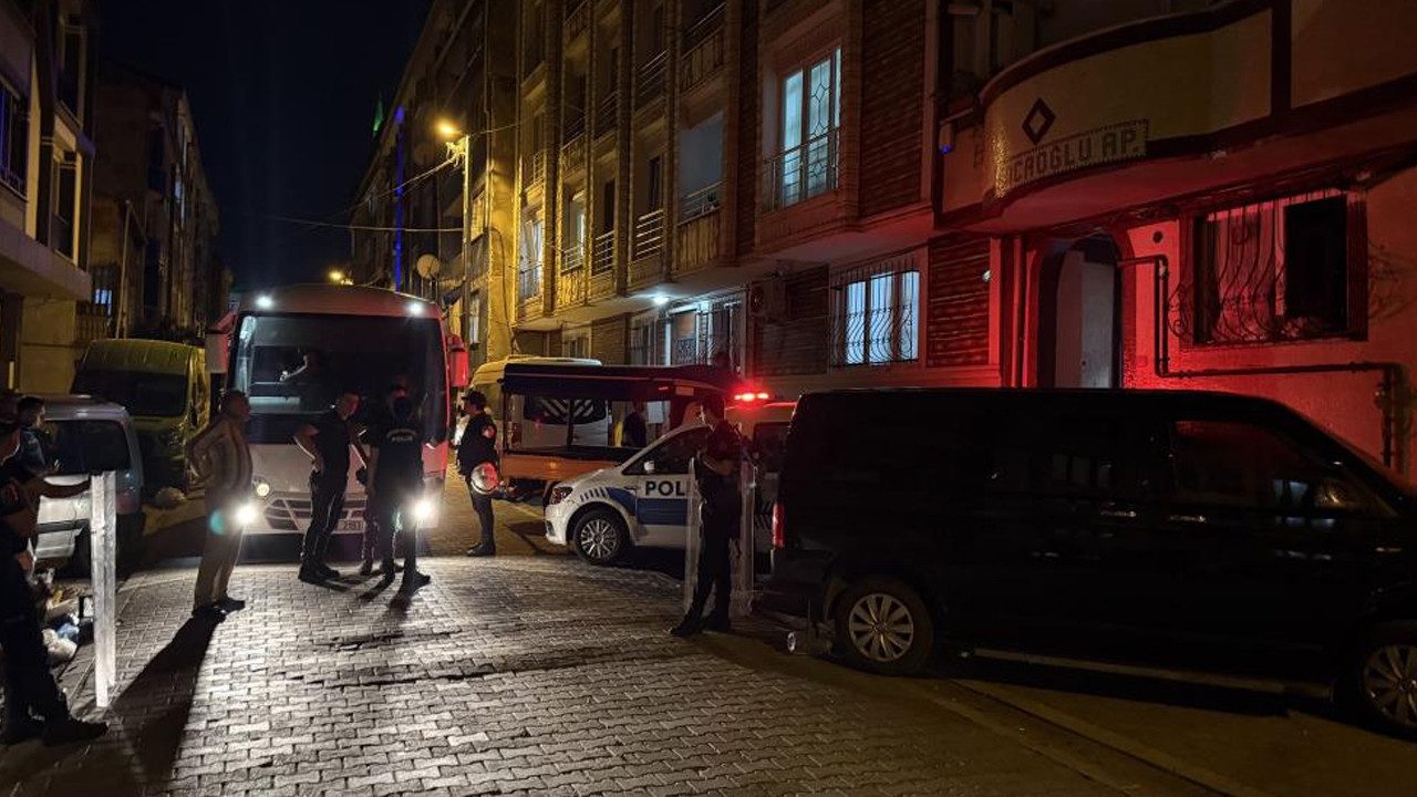 İstanbul’da Komşu Kavgasında Kan Döküldü: Biri Göğsünden Bıçaklandı, Birinin Evi Kurşunlandı