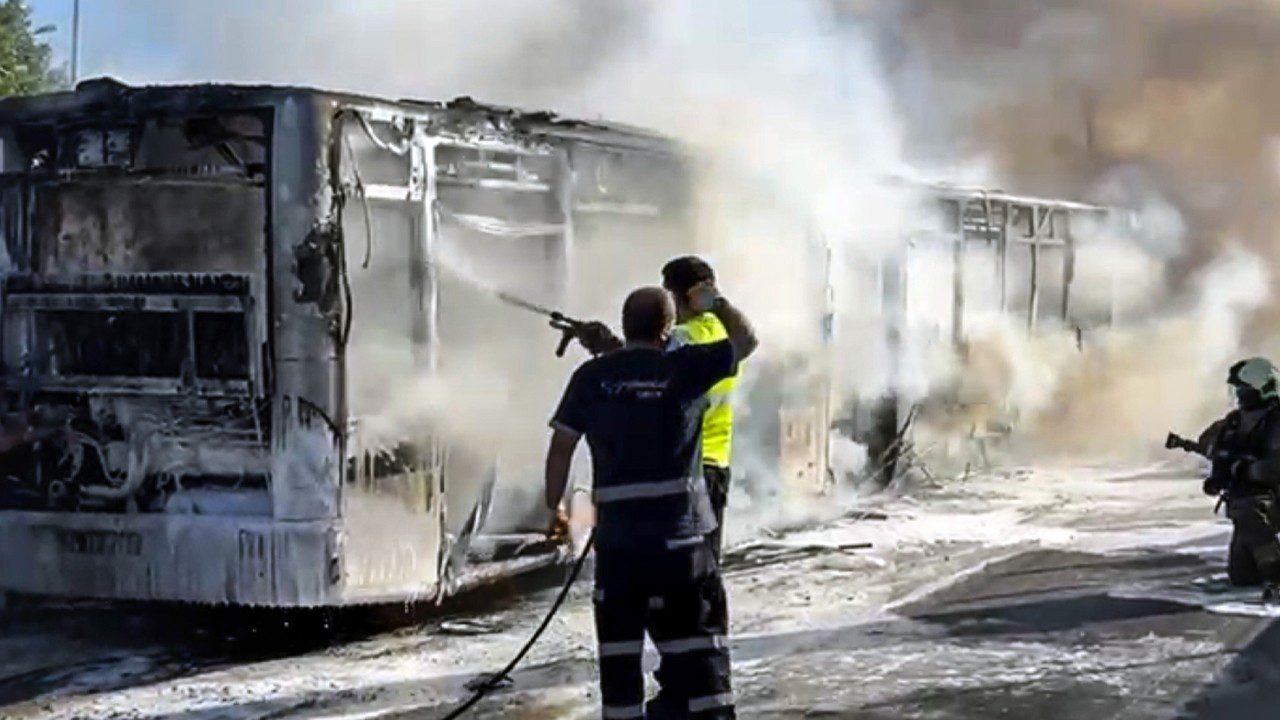 İstanbul’da Son Bir Haftada Üçüncü Metrobüs Yangını