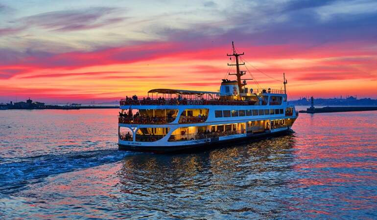 İstanbul’da Yaz Klasiği! Mehtap Turları Başladı