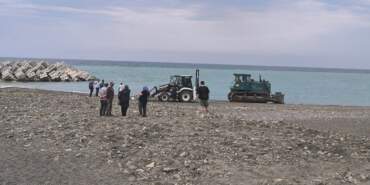 Kastamonu Sahilinde Feci Olay: Güneşlenen Kadını Kepçe Ezdi!