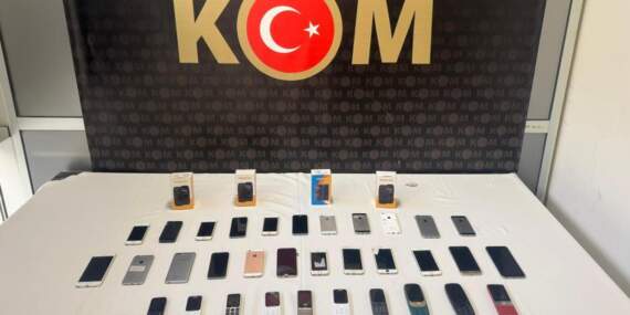 Kütahya’da 37 Gümrük Kaçağı Cep Telefonu Bulundu