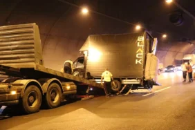 Kuzey Marmara Otoyolu’nda Kamyonet Devrildi