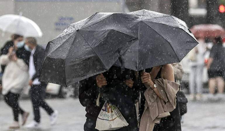 Meteoroloji İl İl Uyardı! Bir Tarafta Kavurucu Sıcak, Bir Tarafta Yağmur Bulutları