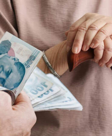 Milyonlarca Emekliyi İlgilendiriyor: Zam Farkı Ödeme Tarihi Belli Oldu!