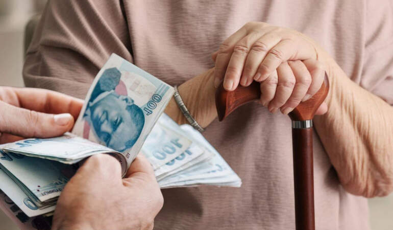 Milyonlarca Emekliyi İlgilendiriyor: Zam Farkı Ödeme Tarihi Belli Oldu!