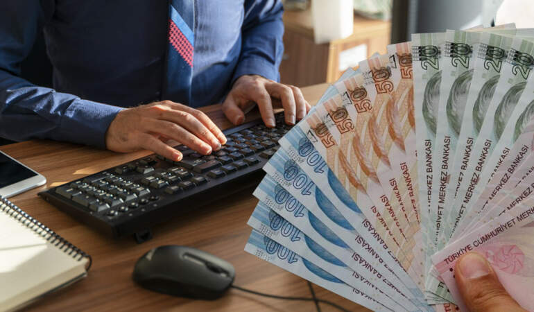 Milyonlarca Memur ve Memur Emeklisi Bunu Bekliyordu: Memur-Sen, Zam Teklifini Açıkladı