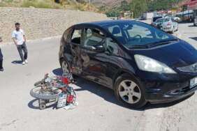 Motosikletle Otomobil Birbirine Girdi: 2 Yaralı