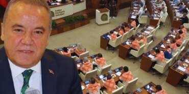 Antalya Büyükşehir Meclisi’nde Gergin Toplantı: Sloganlar ve Alkışlar Yükseldi