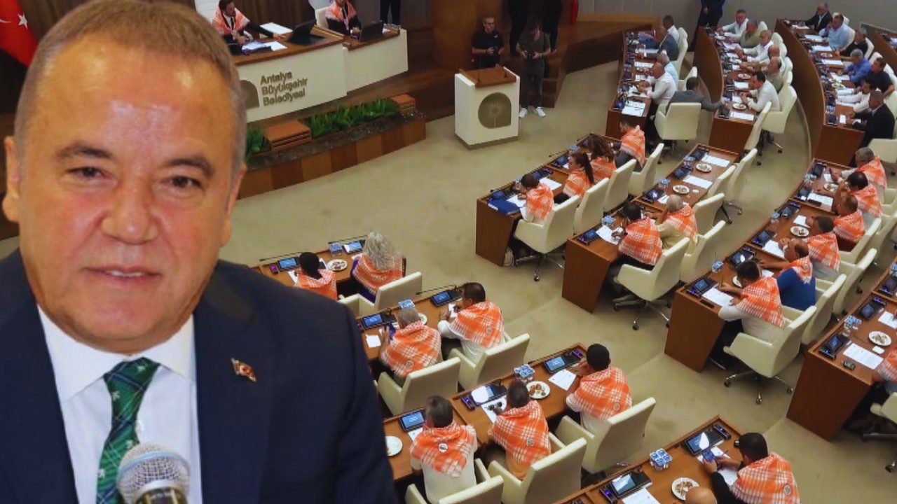 Antalya Büyükşehir Meclisi’nde Gergin Toplantı: Sloganlar ve Alkışlar Yükseldi