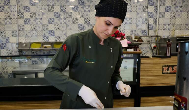Ne Dubai Çikolatası Ne Maraş Dondurması! Kilosu 1000 Liradan Satılıyor: Kavurucu Sıcakta Kapış Kapış Gidiyor