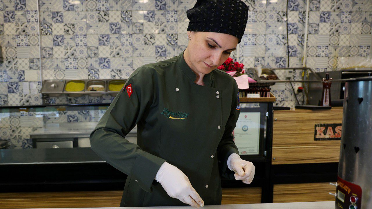 Ne Dubai Çikolatası Ne Maraş Dondurması! Kilosu 1000 Liradan Satılıyor: Kavurucu Sıcakta Kapış Kapış Gidiyor