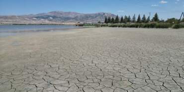 Önce 100 Metre Çekildi, Sonra Çatladı! Flamingo Cenneti Alarm Veriyor… 40 Gün Arayla Korkunç Fark