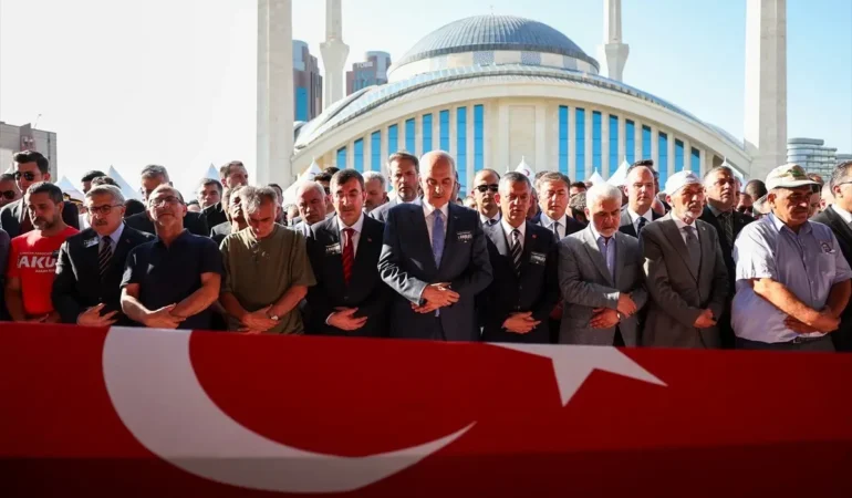 Orman yangınıyla mücadelede şehit olan AKUT gönüllüleri, Ankara’da son yolculuklarına uğurlandı