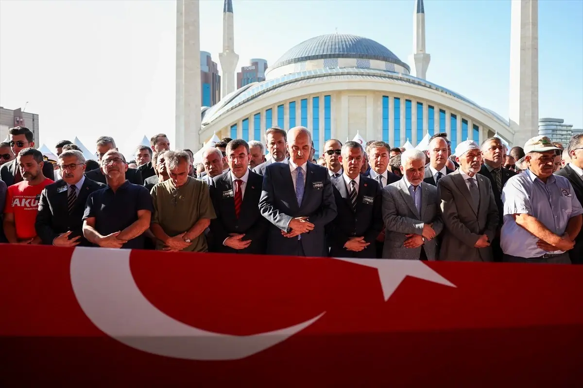 Orman yangınıyla mücadelede şehit olan AKUT gönüllüleri, Ankara’da son yolculuklarına uğurlandı