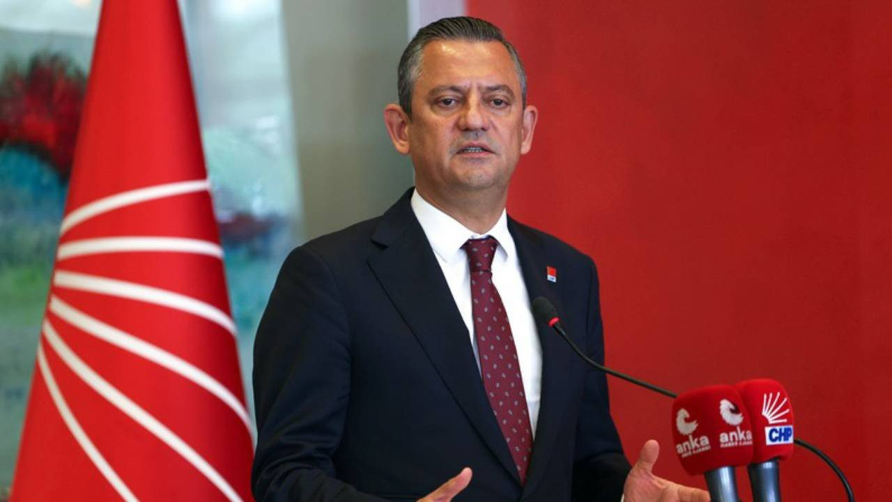 Özel’den AKP’lilere ‘CHP’ye Üye Olun’ Çağrısı: ‘Demokrasiye İmrenen Tüm AKP’lileri Davet Ediyorum’