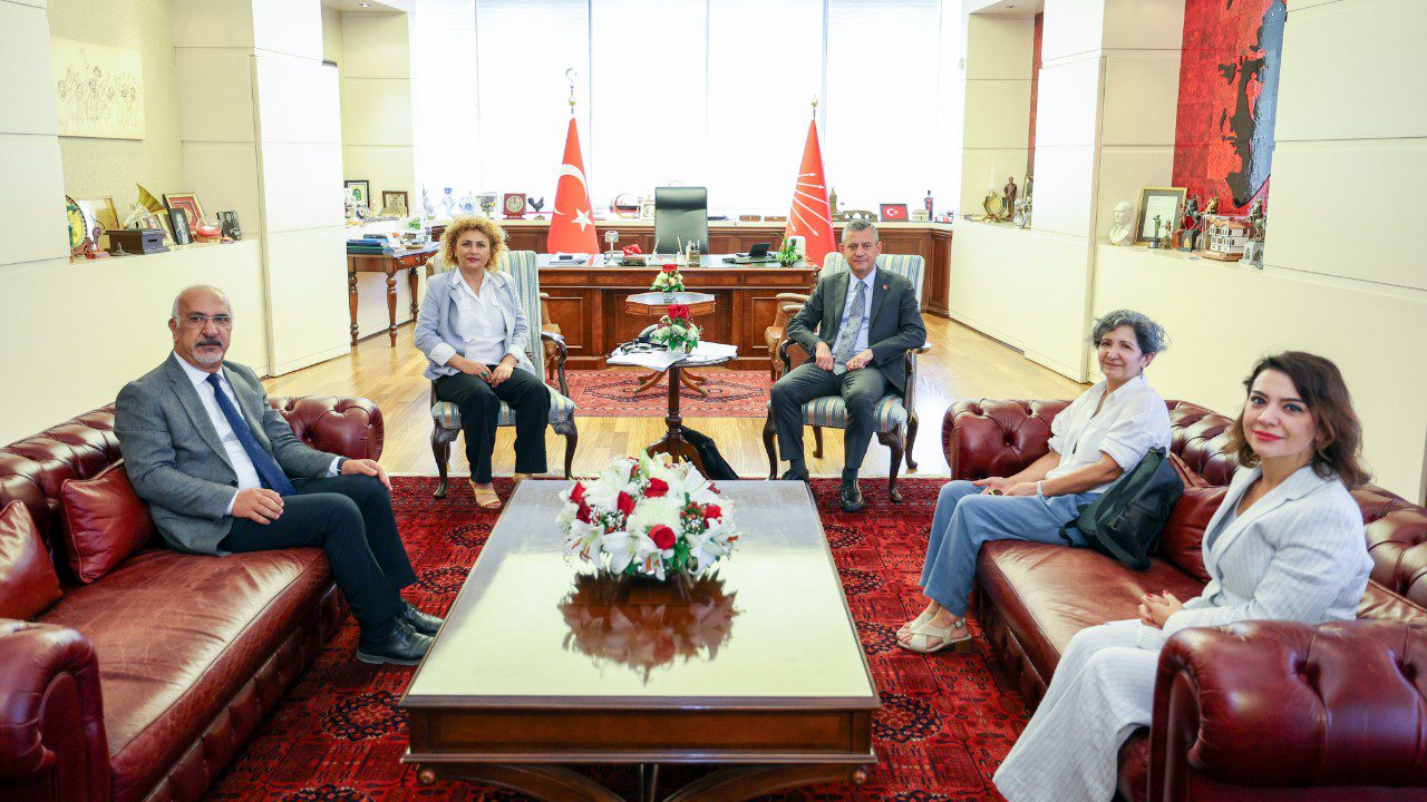 Özgür Özel, KESK Heyetini Kabul Etti