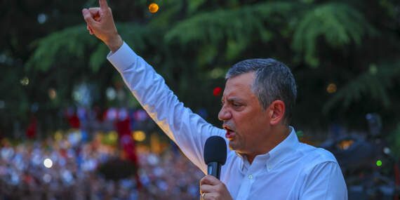 Özgür Özel’den Adaylık Açıklaması: ‘İmamoğlu Aday Olmazsa…’