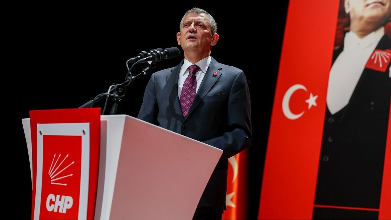 Özgür Özel’e Sahneden İner İnmez Soruşturma