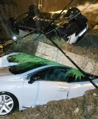 Samsun’da Sağanak Felaketi: Duvar Çöktü, Araçlar Pert Oldu