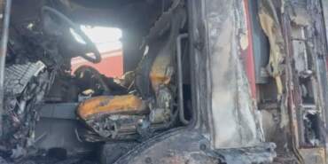 Silivri’de Alevler İtfaiye Aracını Sardı: 1 İtfaiye Eri Yaralandı