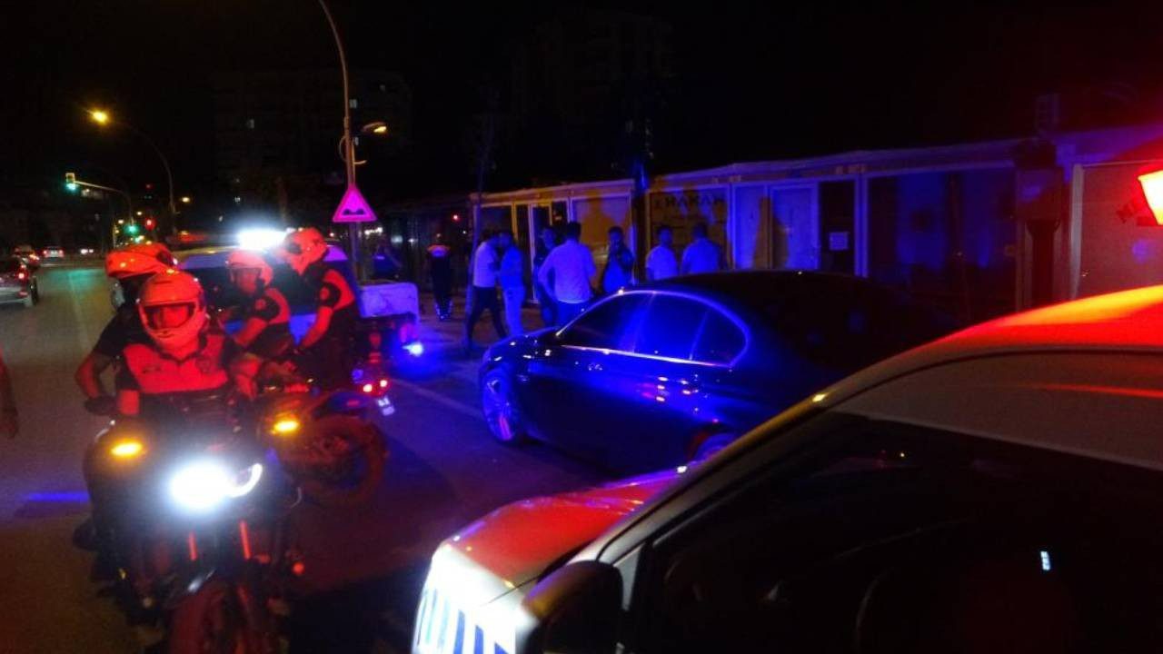 Sokak Ortasında Silahlı Kavga