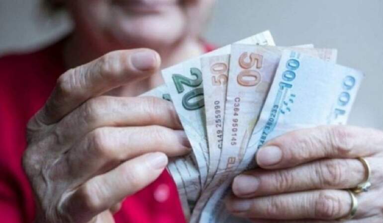 SSK, Bağkur Emeklilerini Havalara Uçuracak Karar: SGK Uzmanı ‘Hayırlı Olsun’ Diyerek Açıkladı