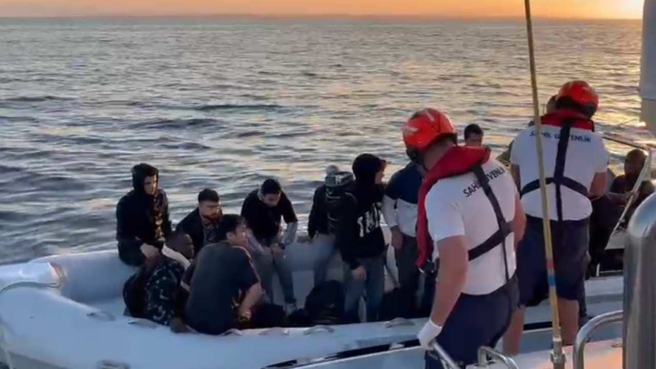 Sürüklenen Göçmen Botu Didim Açıklarında Kurtarıldı