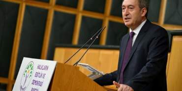 Tuncer Bakırhan’dan Eleştirilere Yanıt: ‘Sen Bunu Dün Yaşadın, Biz Yıllardır Yaşıyoruz’