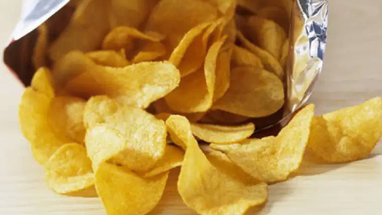 Türkiye’de de Satılan Ünlü Cips Markasının İçinden Çıktı: Raflardan Acil Toplatılıyor