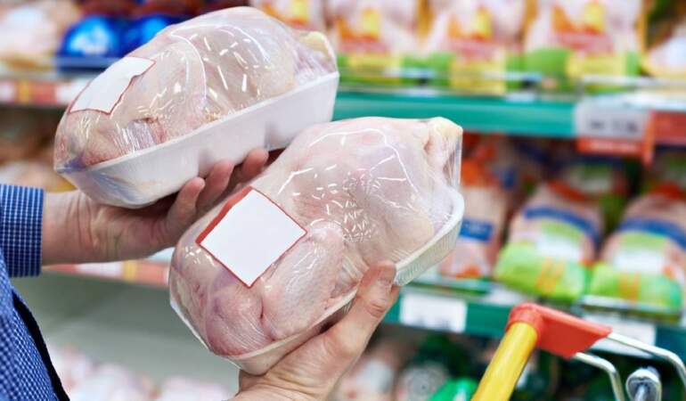 Ünlü Tavuk Markasının İçinde Tespit Edildi: Marketlerde Satışı Durduruldu